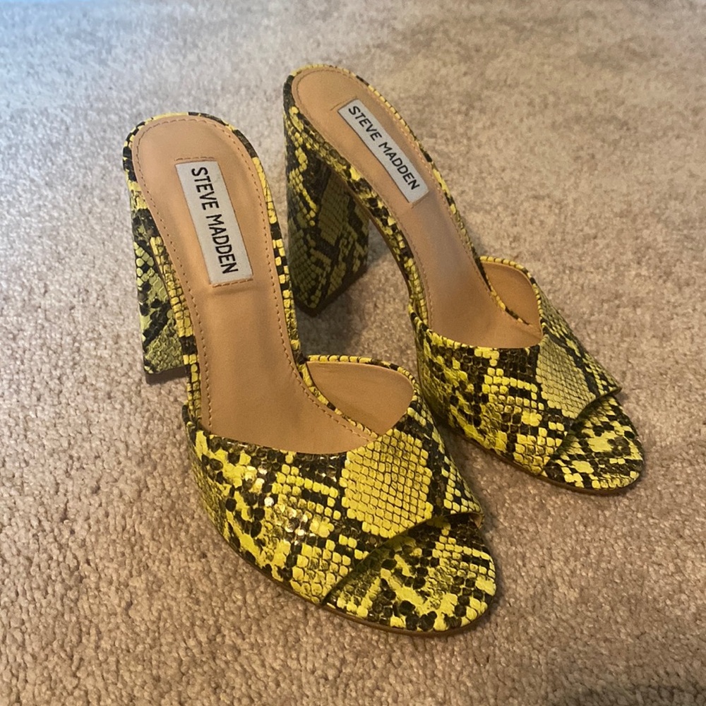 Steve Madden snake print heels barely worn
